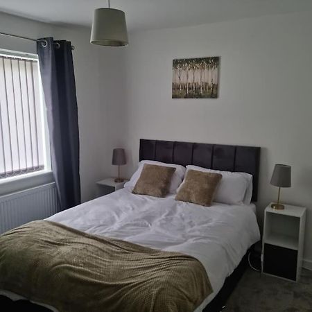 5 Bedroom House - Cheshire Oaks Ellesmere Port Exteriör bild