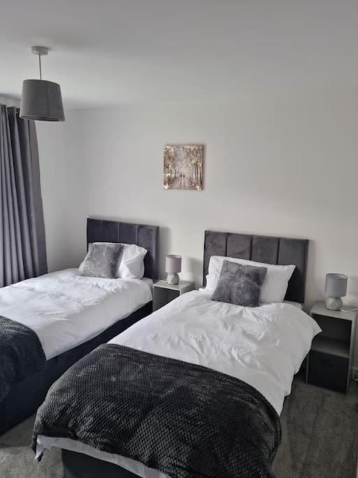 5 Bedroom House - Cheshire Oaks Ellesmere Port Exteriör bild