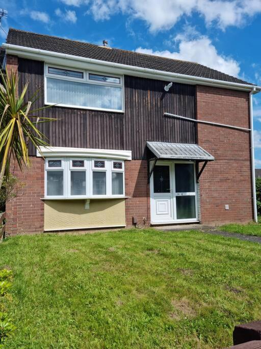 5 Bedroom House - Cheshire Oaks Ellesmere Port Exteriör bild