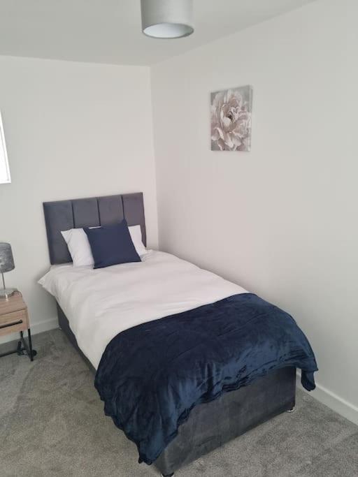 5 Bedroom House - Cheshire Oaks Ellesmere Port Exteriör bild